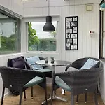 Nyaraló Strandhuset *